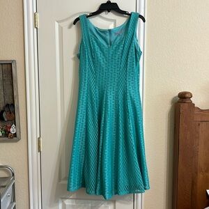 Sz 14. Sleeveless dress.